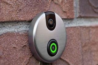 Благодаря системе iDoorCam можно избавиться от нежданных гостей