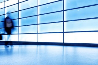 Умное окно не допускает перегрева и генерирует электричество