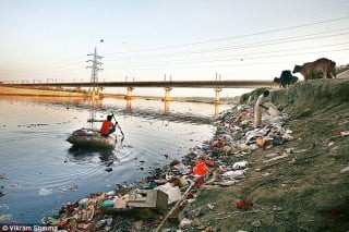 У 6 миллиардов жителей земли есть мобильные телефоны, но лишь 4,5 миллиарда имеют возможность пользоваться туалетом