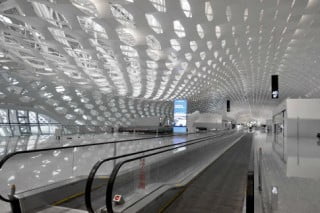 В Китае представили новый ультра экологичный аэропорт-улей Shenzhen’s Bao’an