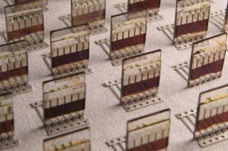 Обычная крыша после напыления превращается в солнечную батарею