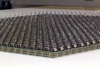 1024 робота с роевым интеллектом