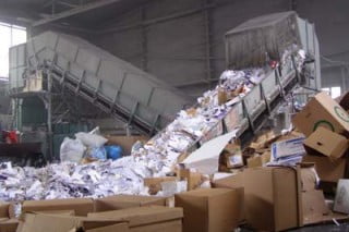 Сдал макулатуру — заработал деньги и спас дерево